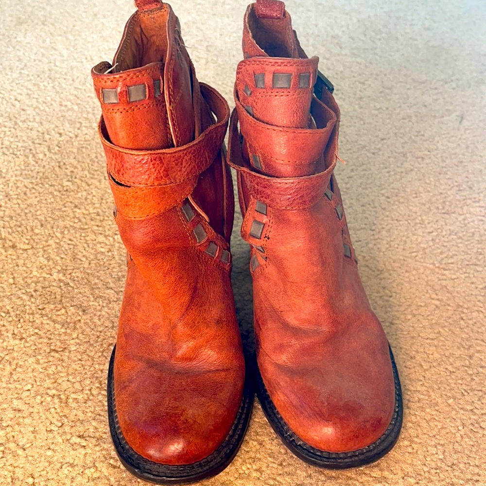 Free People size 37 boots